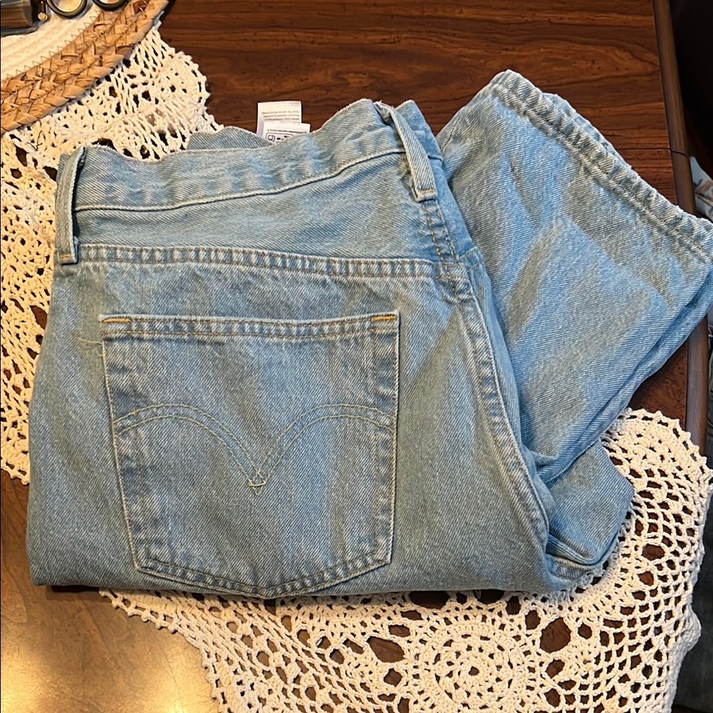 Levi’s women’s original 501 straights